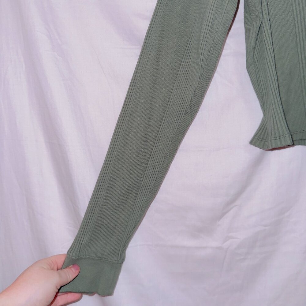 Aerie Green Long Sleeve Ribbed Knit Cropped Henley Top size XXL - Picture 2 of 6